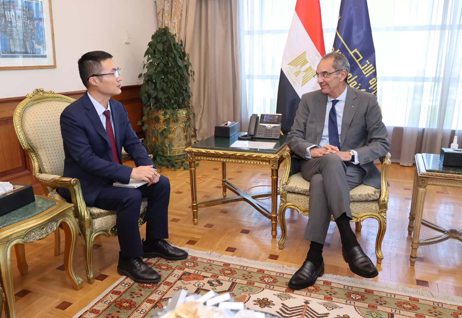 وزير الاتصالات يبحث زيادة التعاون مع هواوى العالمية 
